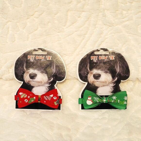 Christmas Pet Bow Ties Set of 2 Red Green Holiday Motif Small Dog or Cat New - Picture 1 of 4